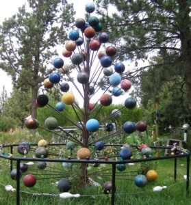 bowling-ball-tree-art